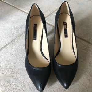 Cinti black leather heels. Made in Italy.